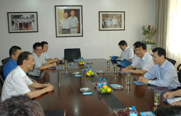 江苏银行董事长黄志伟来asiagame考察