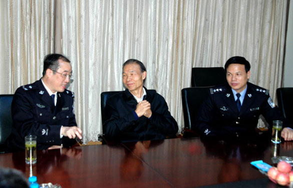 常州市公安局副局长宫文飞一行来asiagame集团指导事情