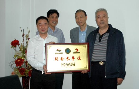 江苏省中小企业协会会长于登和来asiagame集团调研