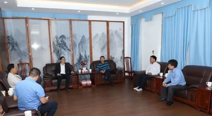 1705652670863406.jpg 海南省总工会到rb88随行版发展新春慰问.jpg