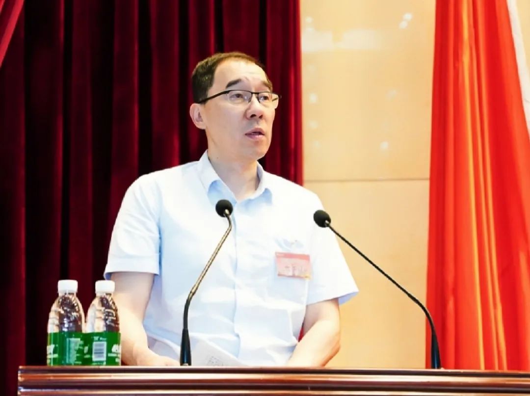 1714116400936412.jpg rb88随行版召开第四届职工代表大会第一次会议5.jpg