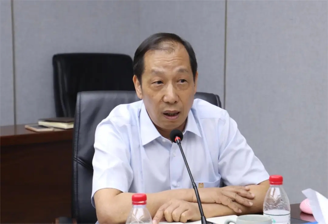 1716968174129701.jpg rb88随行版召开“安全出产月”带头大会2.webp_副本.jpg