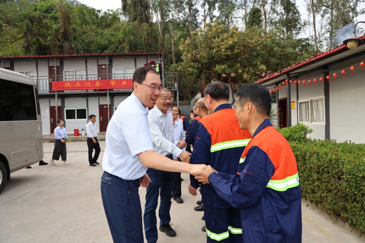 马跃新程 聚力奋进 rb88随行版进行新春走访活动